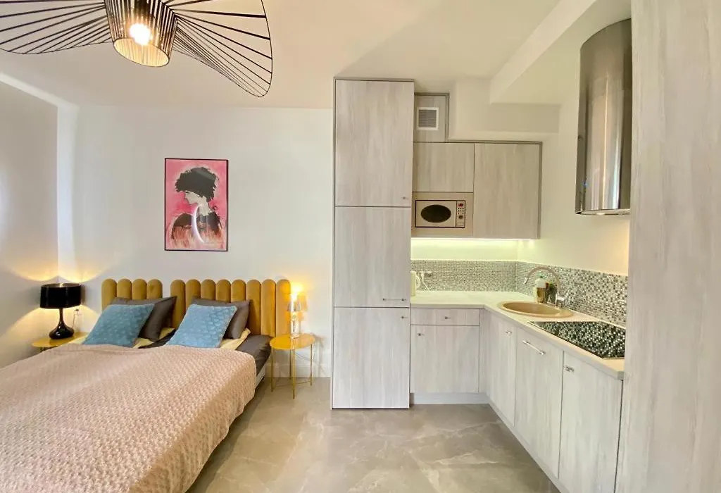 Luxury Panda Apartment In Old Town-1