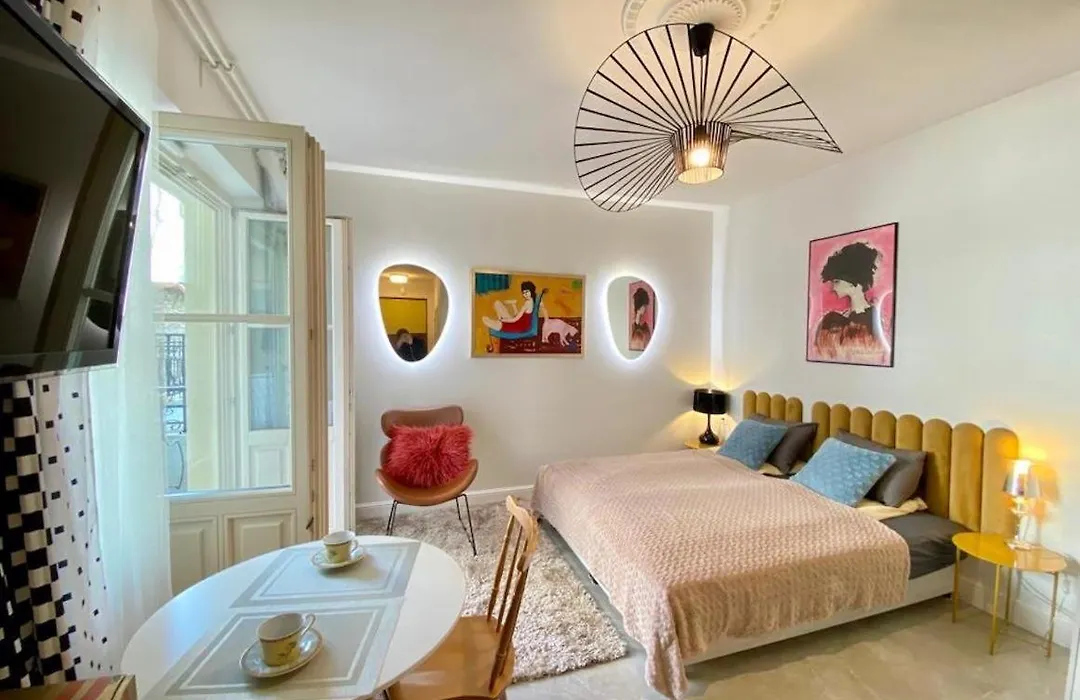Luxury Panda Apartment In Old Town-1