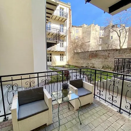 Luxury Panda Apartment In Old Town-3