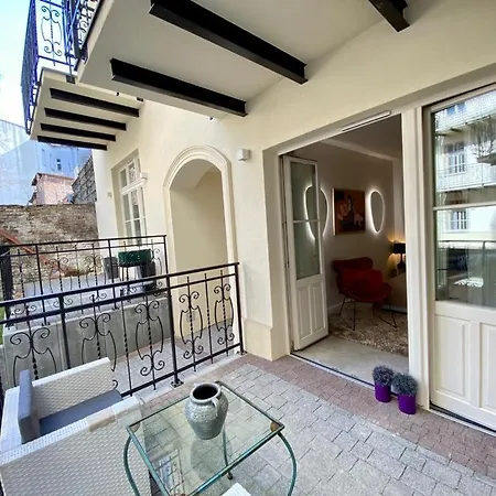 Luxury Panda Apartment In Old Town-3